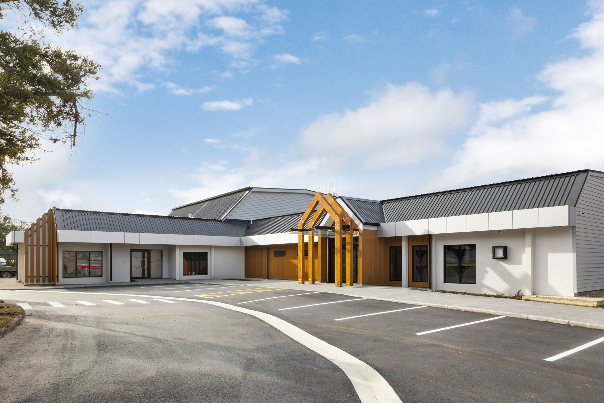 1-web-or-mls-inHouse_AR5_7880