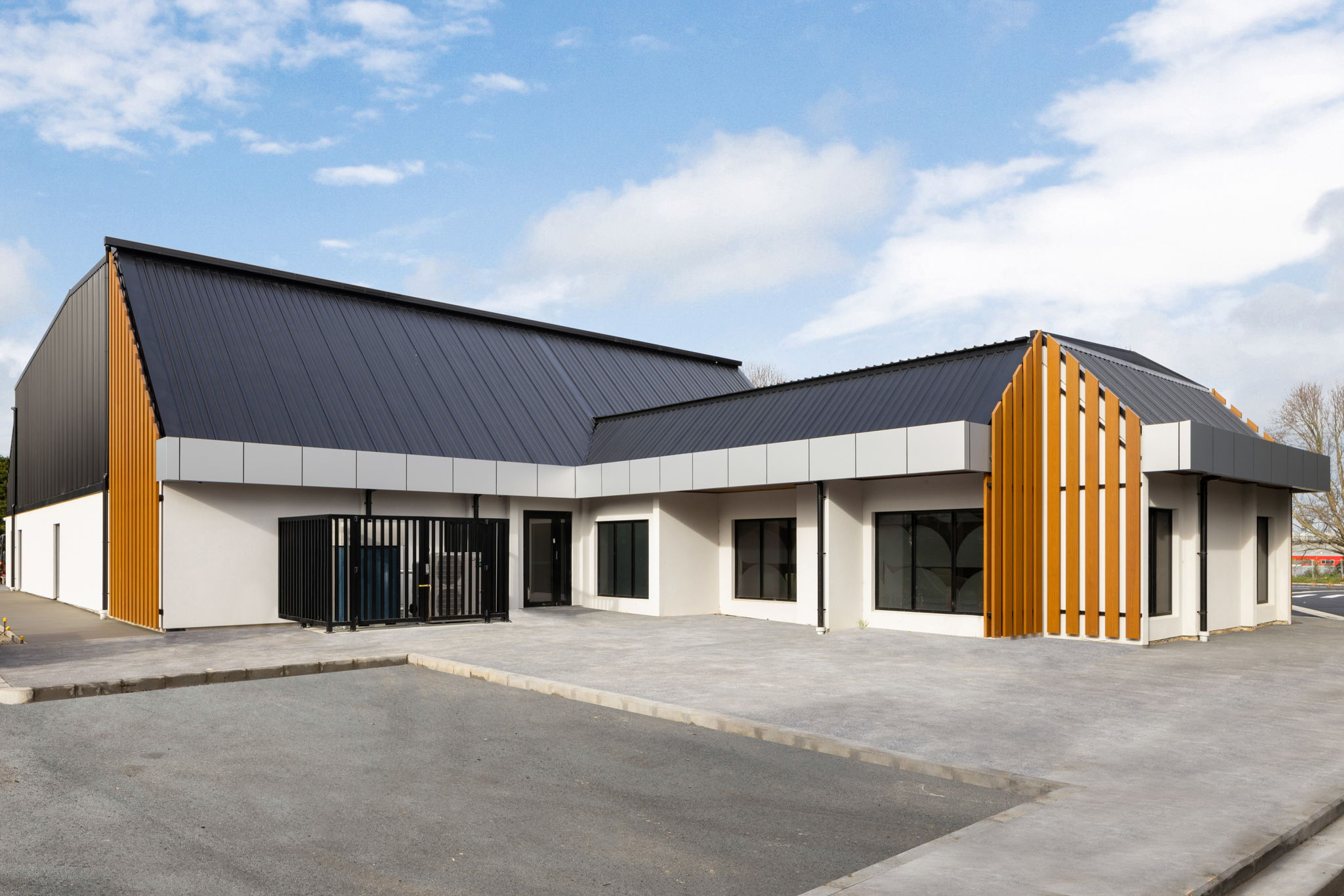 8-web-or-mls-inHouse_AR5_7870