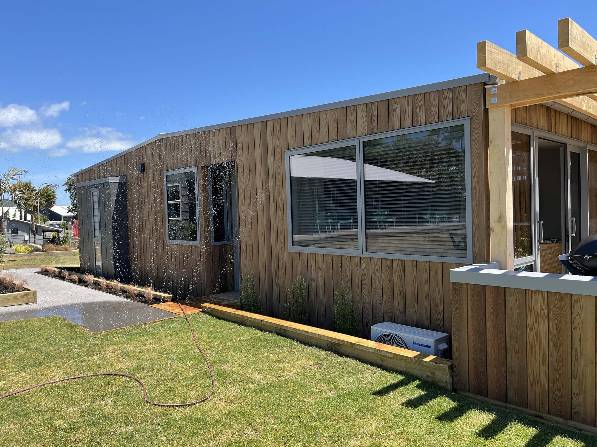 D5C885B6-A450-4A26-B53B-3A09B2984C16