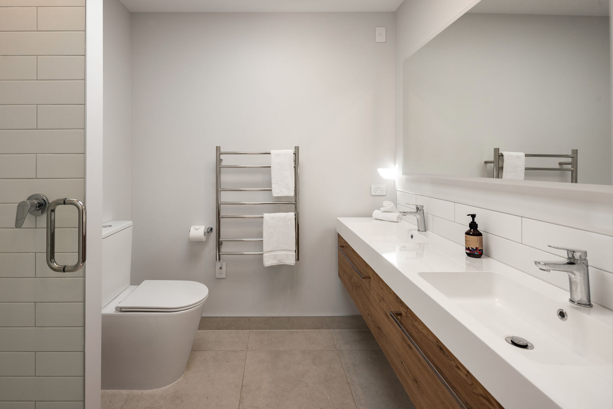 36-web-or-mls-inHouse_AR5_9352